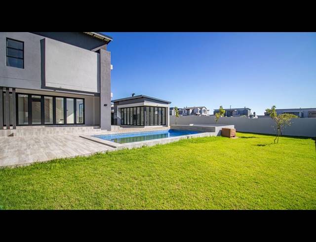5 BEDROOM HOUSE FOR SALE IN MIDSTREAM HEIGHTS